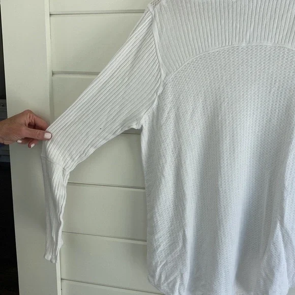 Free People | White Cowl Neck Long Sleeve Waffle Knit Top | Great Condition - Picture 5 of 7